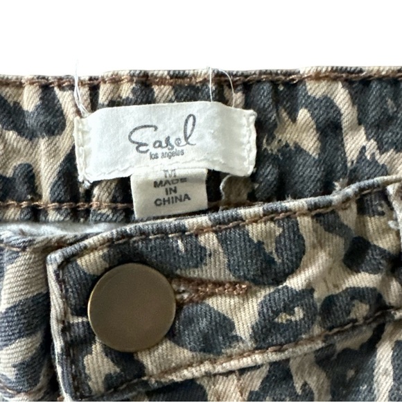 EASEL LOS ANGELES Leopard Print Distressed Jeans. - Picture 2 of 7